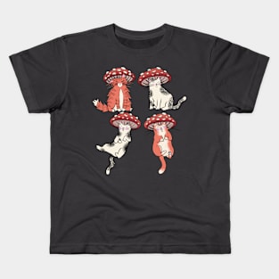 Mushroom cat club Kids T-Shirt